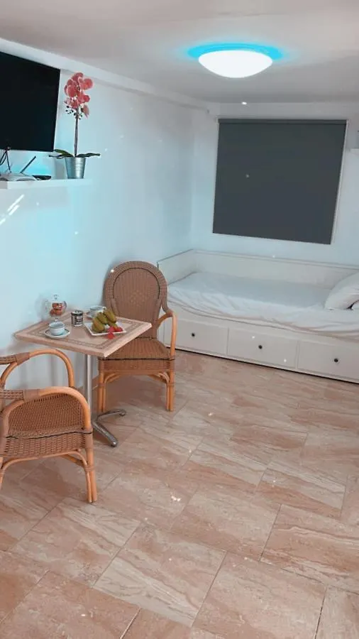Casitas Lajares 1 0*,  إسبانيا